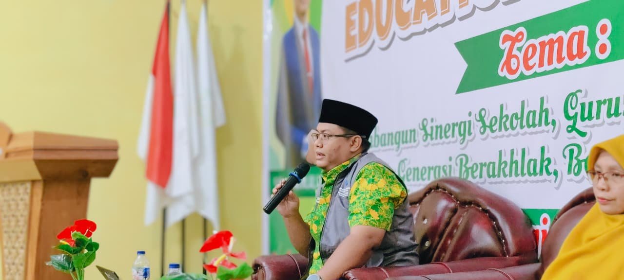 Perkuat Pondasi Pendidikan dari Rumah, Relima Perpusnas RI Lokus Sijunjung Gelar Literasi Keluarga bagi Wali Santri Cendekia Muslim